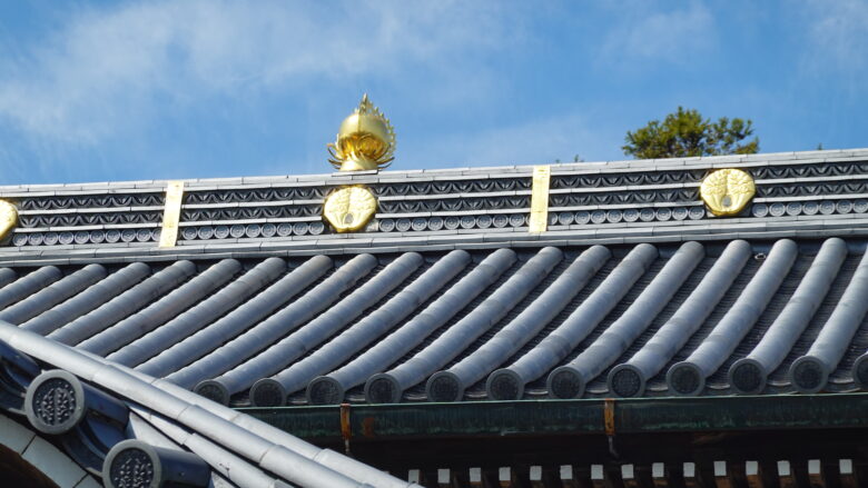 御影堂の宝珠