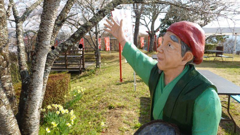 心優しい「正直じいさん」、枯れ木に花を咲かせる不思議な力を持っている