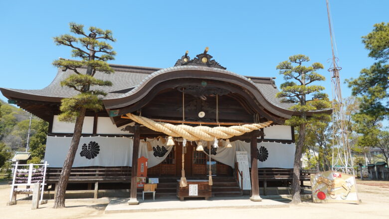 大浦神社(拝殿)