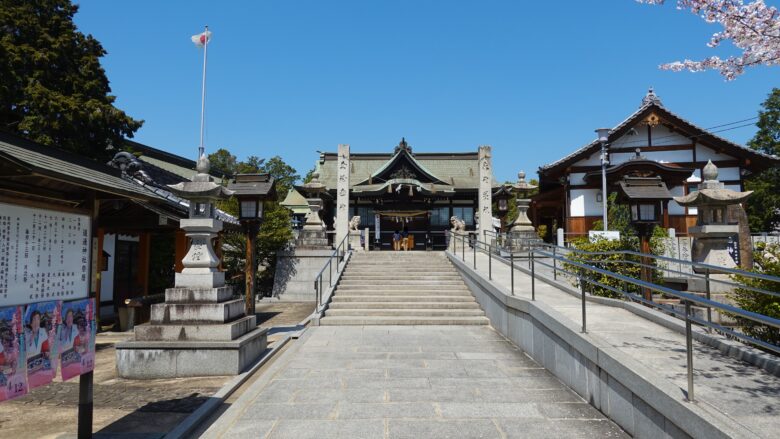 道通神社の境内