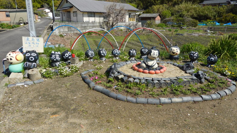 粟島休憩所のブイアート