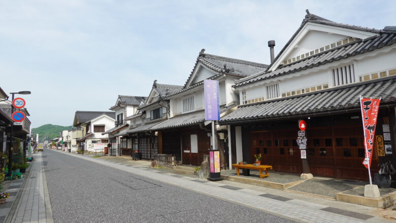 矢掛宿の町並み散策を楽しむ