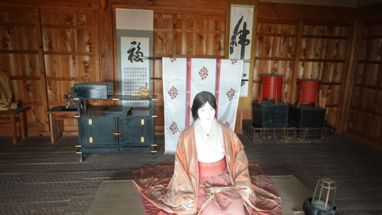奥方「ゆっくりと、くつろいでくださいね」