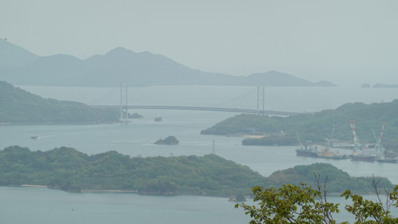 向島と因島に架かる美しい因島大橋よ