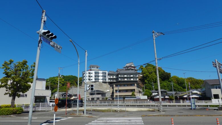 あっ、あれはなんだ！？