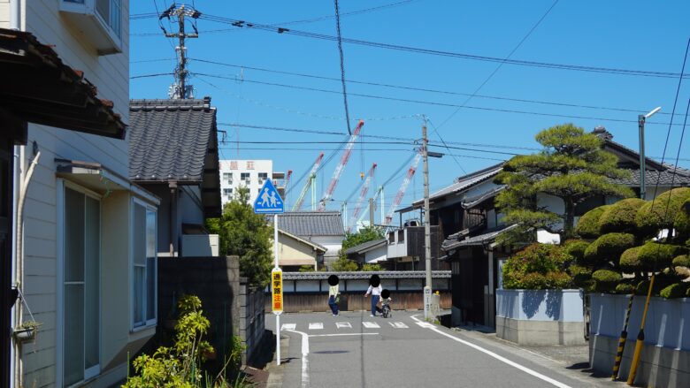造船所の大きなクレーンが見えることも、さすが造船の町だ
