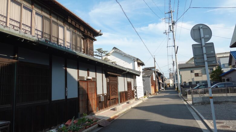 のんびりと町並み散策をいそしむ