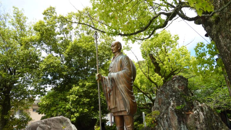 弘法大師の像