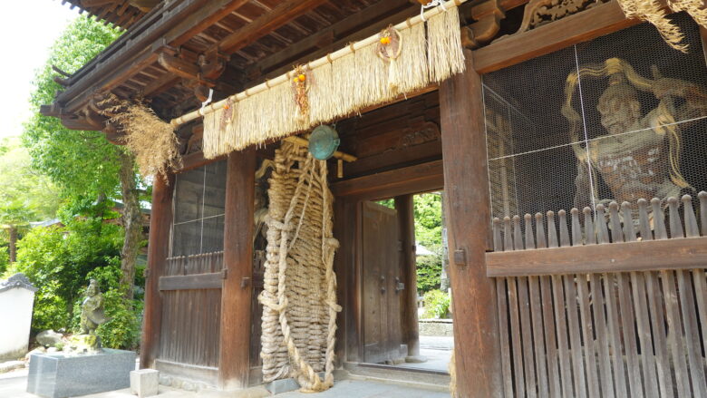 仁王像と大わらじ