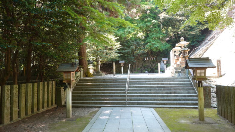 おっ、元禊場が見えてきた