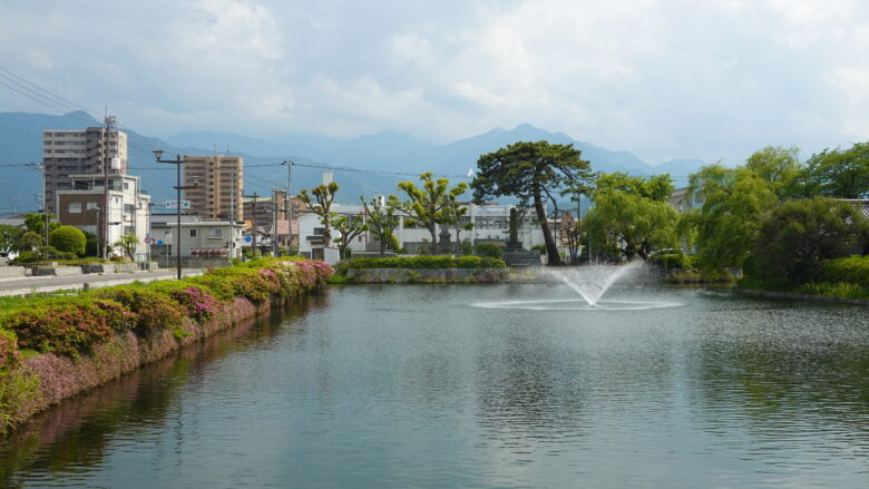 陣屋跡の水辺の景観