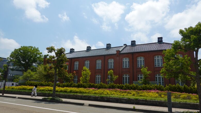 金沢市立玉川図書館