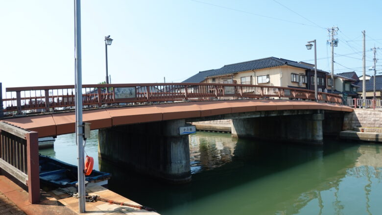 中の橋