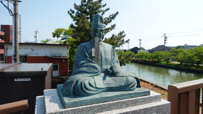義材公の坐像
